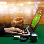 How do online baccarat coaches improve player performance?